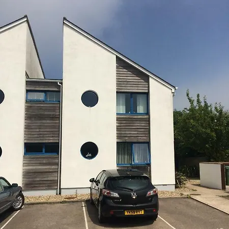 11 Longstone House Apartment *