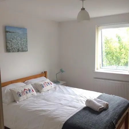 11 Longstone House Apartment *